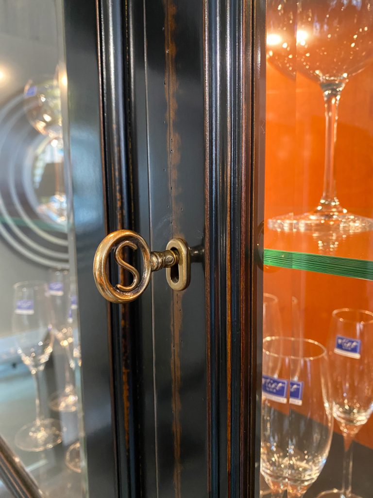 vypredaj taliansky nabytok SELVA ARENA luxusna vitrina trojdielna